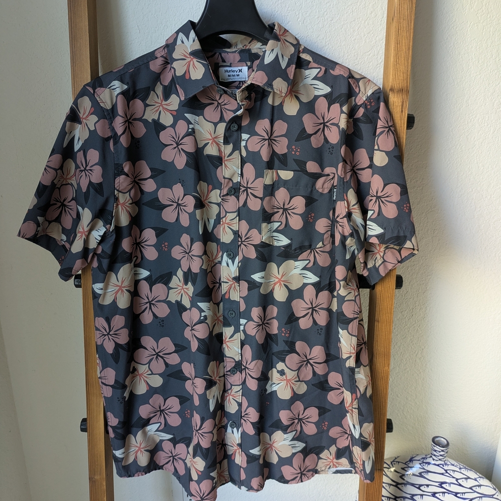 Hurley Men's Floral Stretch Fit Button Down Shirt - Size M